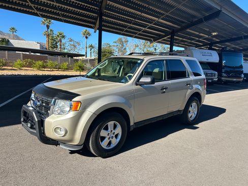 Used 2012 Ford Escape XLT image 1