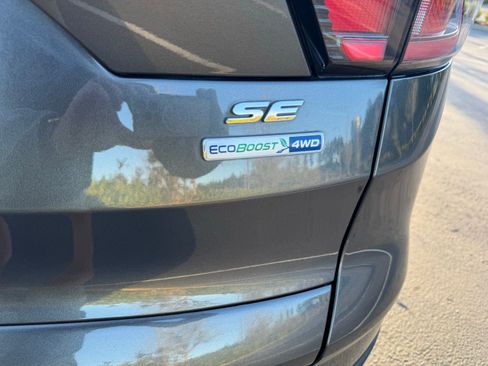 Used 2018 Ford Escape SE image 14