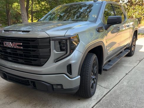 Used 2024 GMC Sierra 1500 Elevation AWD/4WD image 1
