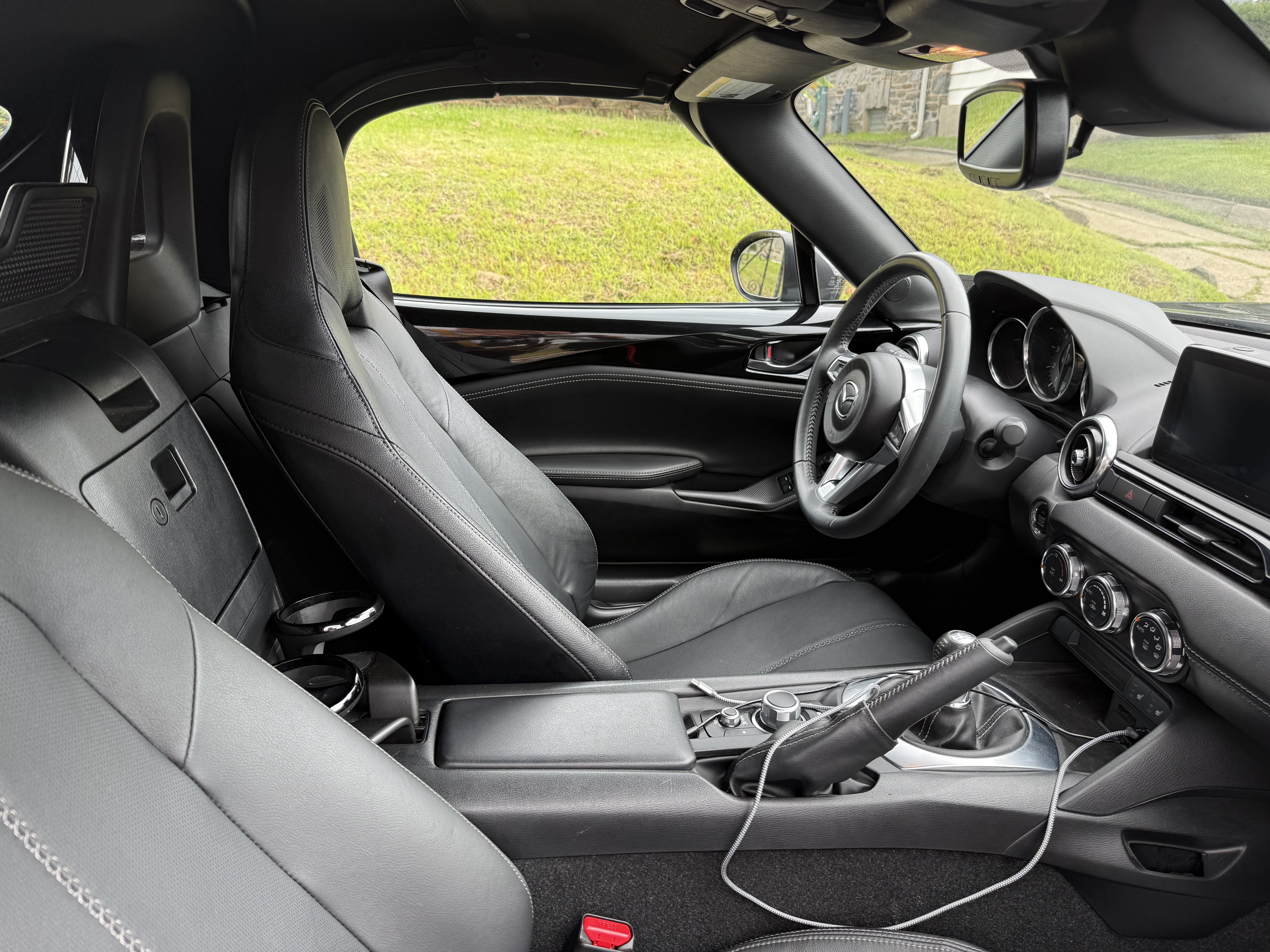 Used 2022 MAZDA MX-5 Miata Grand Touring w/ Weather Package RWD image 6