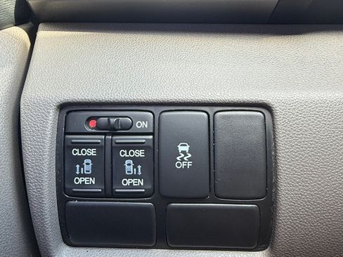 Used 2015 Honda Odyssey EX image 17