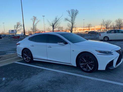 Used 2018 Lexus LS 500 F Sport w/ Accessory Package (Z2) RWD image 5