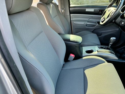 Used 2014 Toyota Tacoma PreRunner image 22