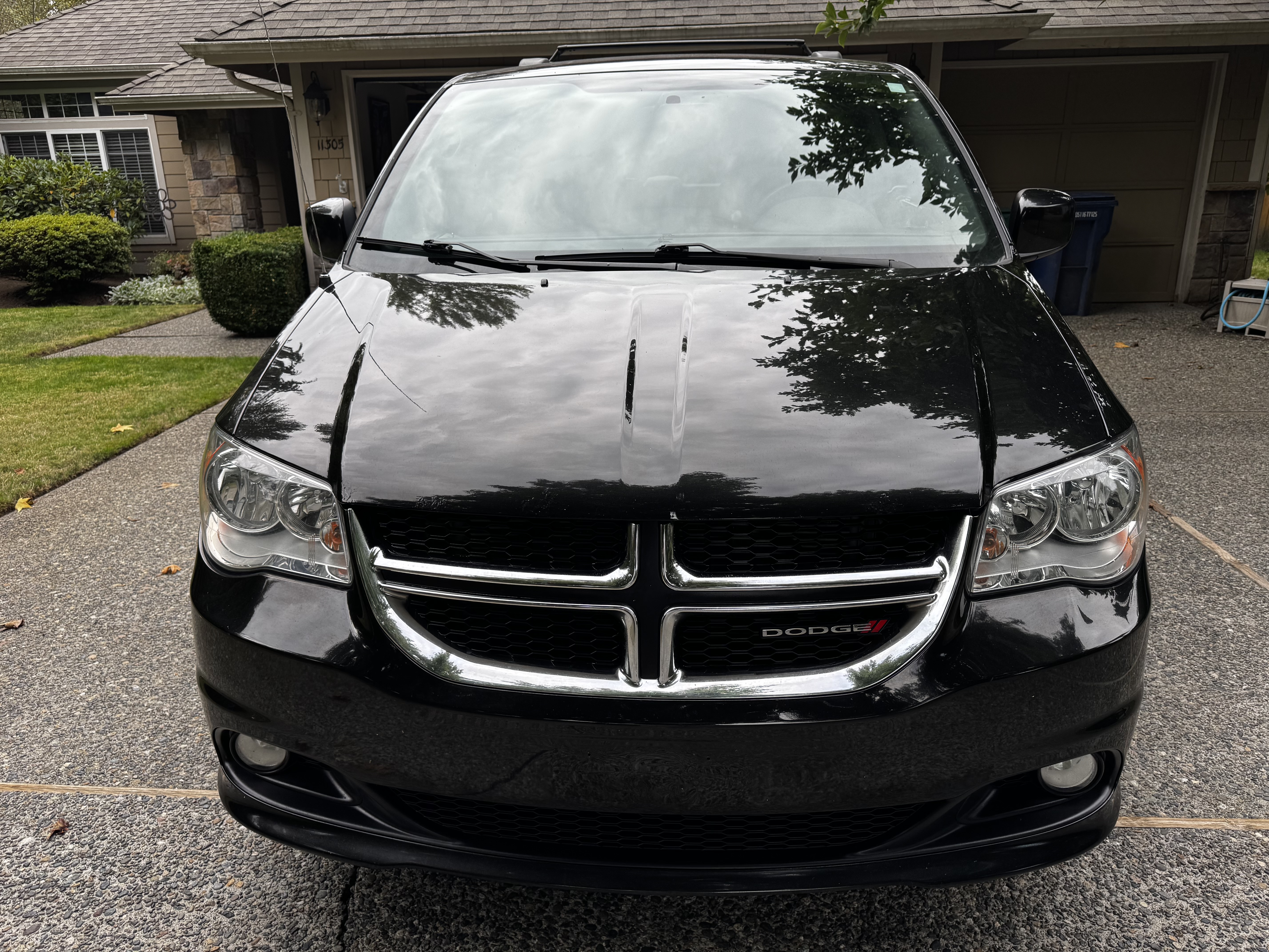 Used 2018 Dodge Grand Caravan SXT FWD image 4