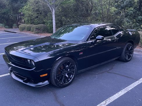 Used 2013 Dodge Challenger R/T RWD image 1