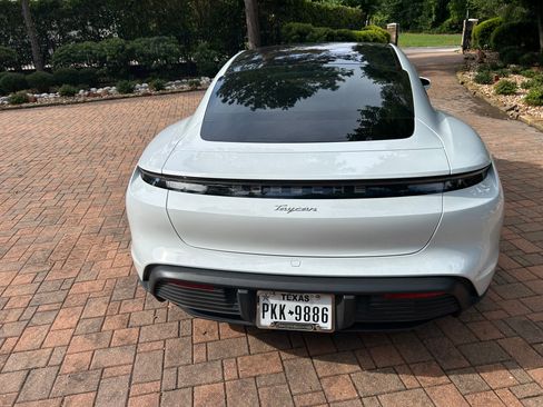 Used 2021 Porsche Taycan RWD image 5