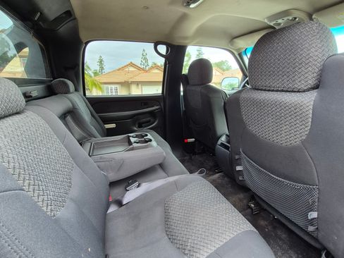 Used 2002 Chevrolet Avalanche 4x4 w/ Off-Road Suspension Pkg image 12