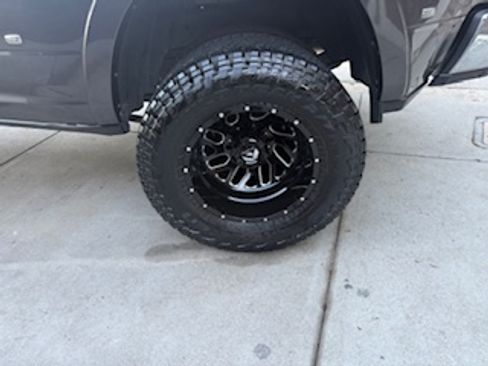 Used 2020 RAM 3500 Laramie image 13