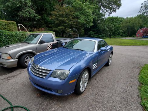 Used 2005 Chrysler Crossfire Limited RWD image 1