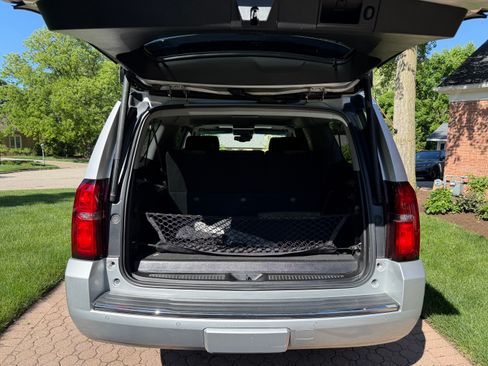Used 2017 Chevrolet Suburban Premier AWD/4WD image 6