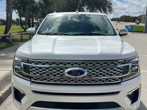 Used 2019 Ford Expedition Max Platinum image 2