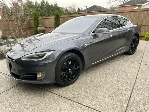 Used 2016 Tesla Model S 90D image 1