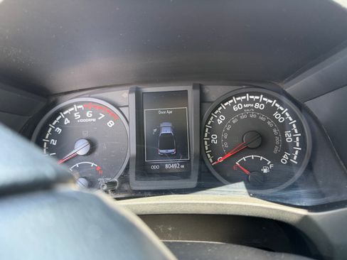 Used 2022 Toyota Tacoma SR RWD image 13