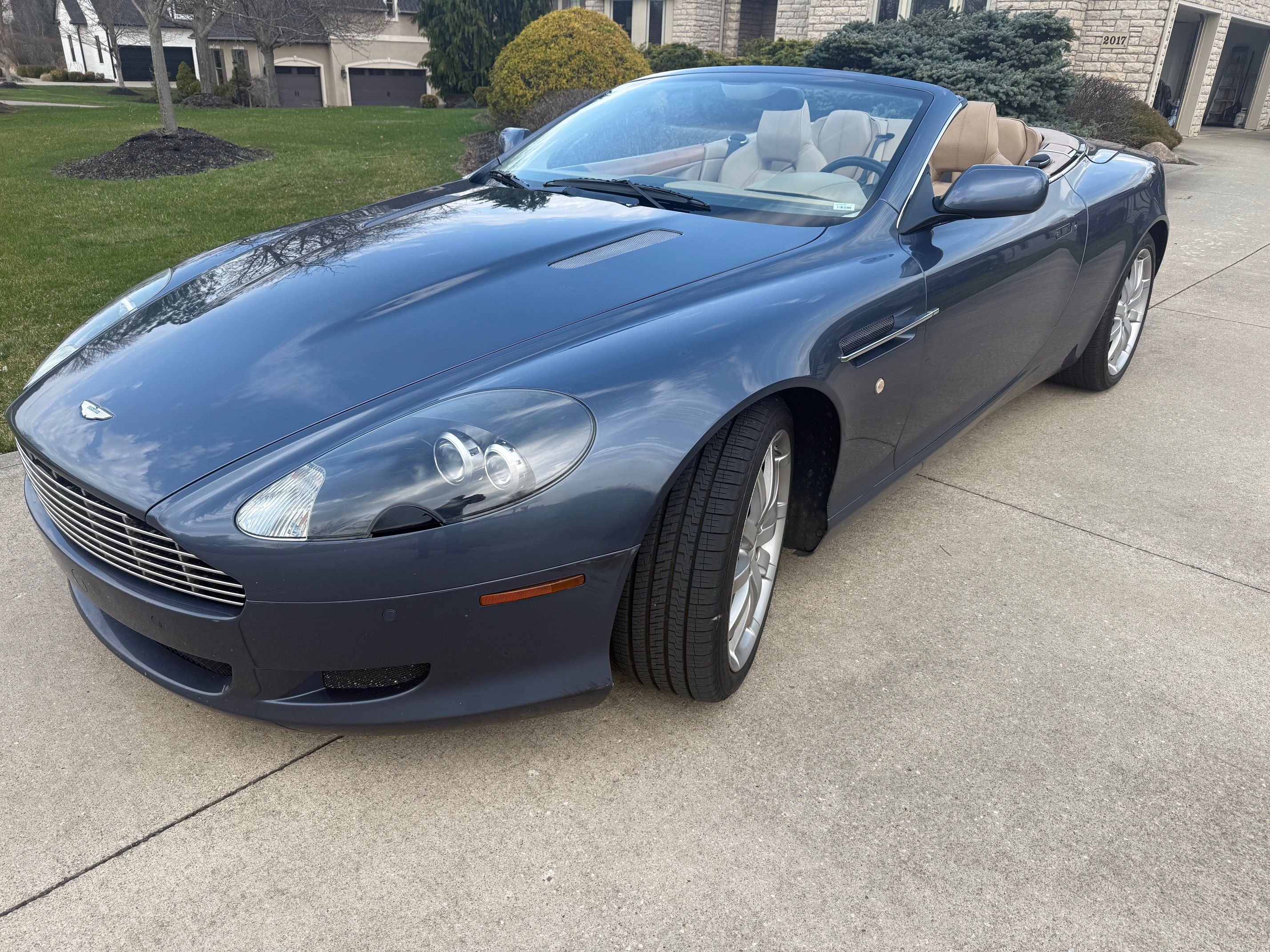 Used 2008 Aston Martin DB9 Volante RWD image 2