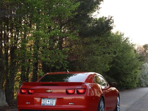 Used 2010 Chevrolet Camaro SS w/ RS Package image 8