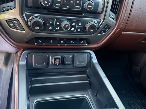 Used 2015 Chevrolet Silverado 1500 High Country w/ High Country Premium Package AWD/4WD image 12