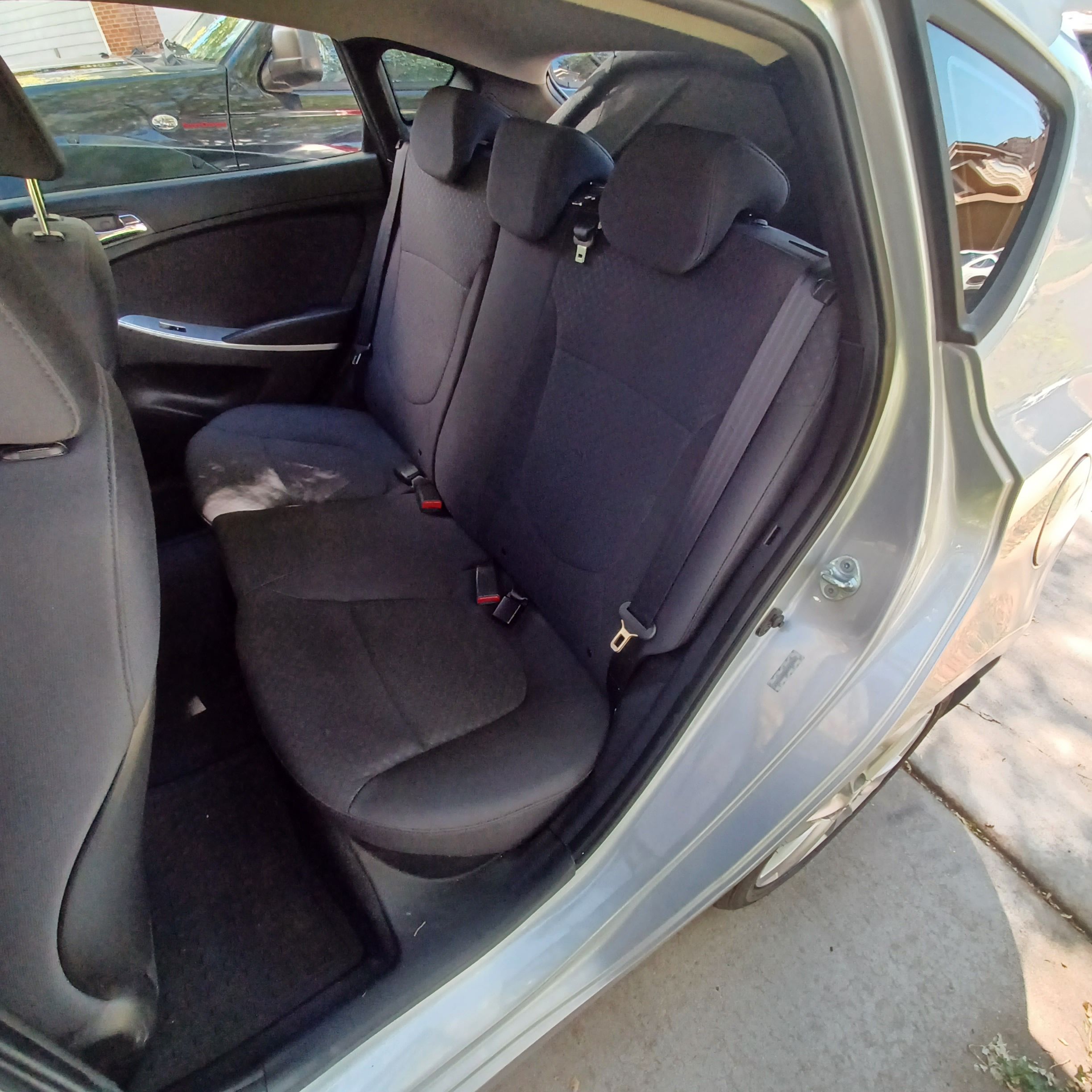 Used 2013 Hyundai Accent SE FWD image 11