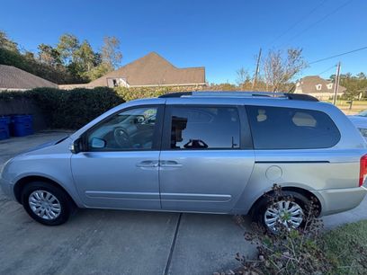 Used 2011 Kia Sedona LX