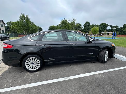 Used 2014 Ford Fusion SE w/ Equipment Group 502A FWD image 5