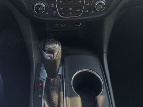 Used 2020 Chevrolet Equinox LT w/ Sport Edition image 13