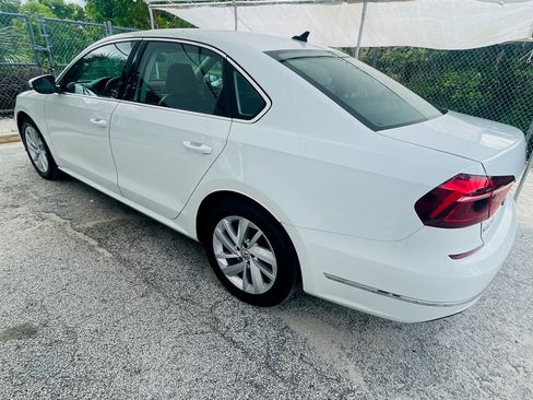 Used 2018 Volkswagen Passat 2.0T SE image 5