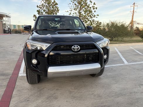Used 2019 Toyota 4Runner TRD Off-Road Premium image 2