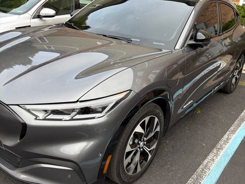 Used 2021 Ford Mustang Mach-E Premium image 5