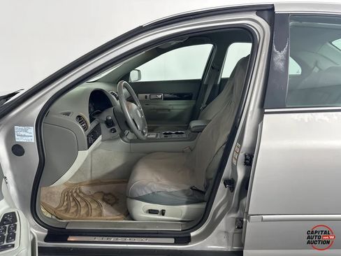 Used 2003 Lincoln LS RWD image 2