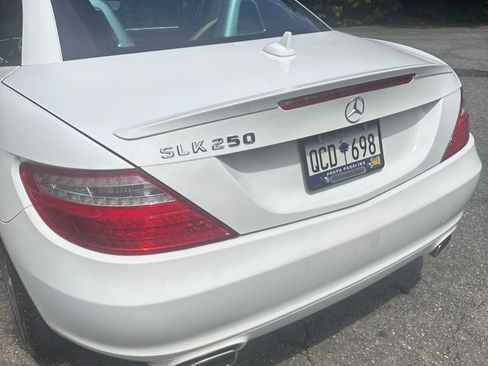 Used 2014 Mercedes-Benz SLK 250 image 18