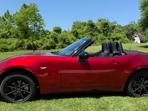 Used 2025 MAZDA MX-5 Miata Sport RWD image 2