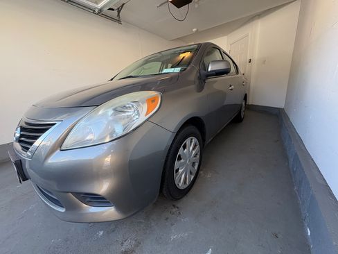 Used 2014 Nissan Versa SV image 15