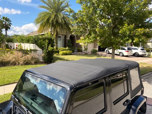 Used 2013 Jeep Wrangler Unlimited Sahara image 15