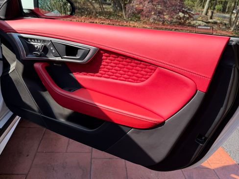 Used 2023 Jaguar F-TYPE R image 17