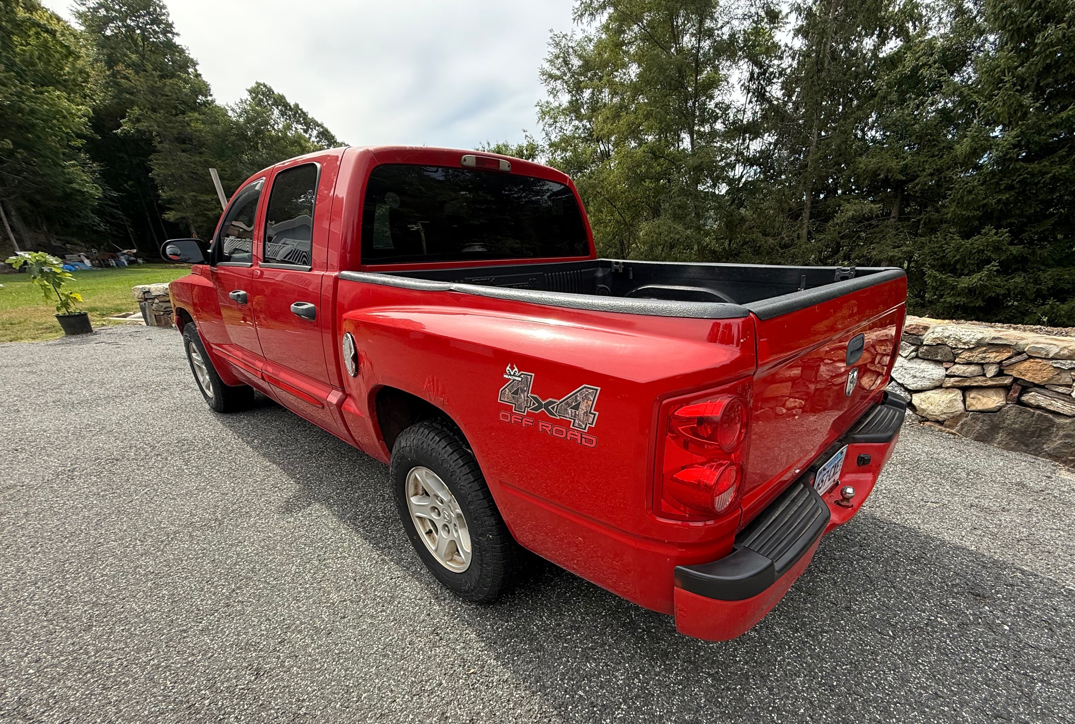 Used 2006 Dodge Dakota SLT w/ Sport Appearance Group AWD/4WD image 8