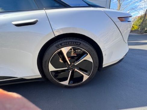 Used 2023 Lucid Air Touring image 4