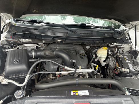 Used 2015 RAM 1500 Express RWD image 11