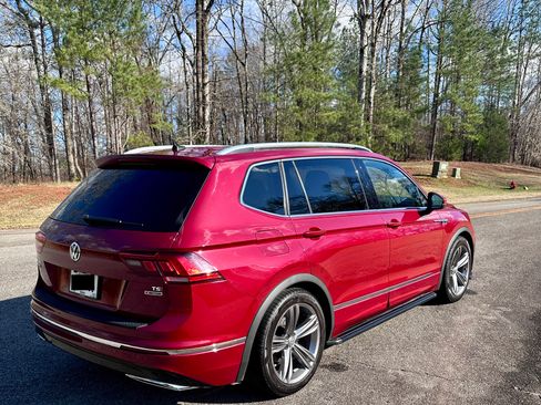 Used 2018 Volkswagen Tiguan SEL w/ R-Line Package image 6