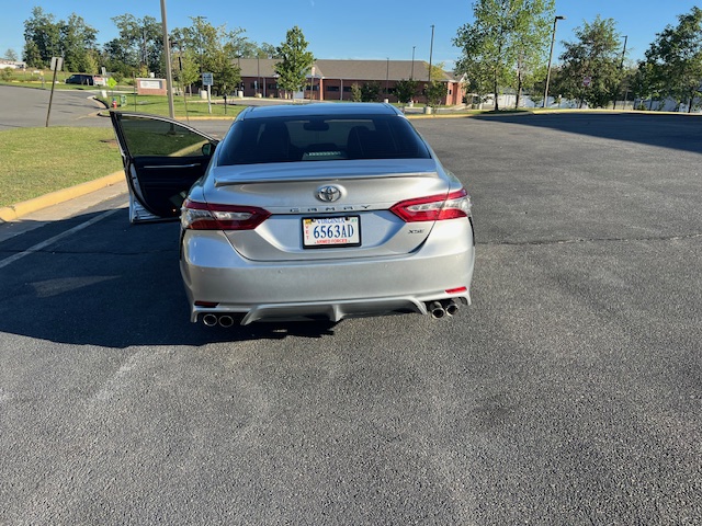 Used 2018 Toyota Camry XSE FWD image 15