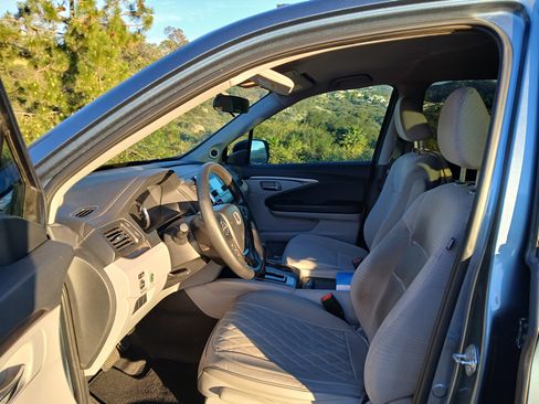 Used 2018 Honda Pilot LX image 6