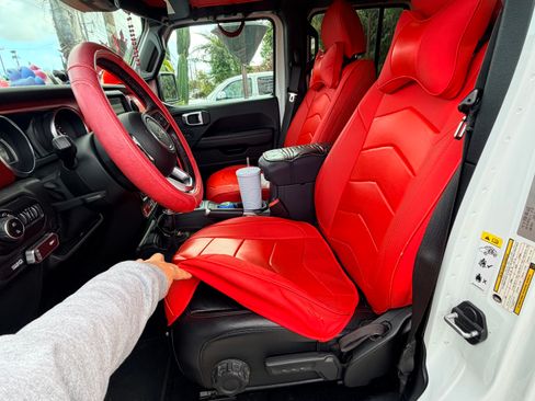 Used 2020 Jeep Gladiator Rubicon image 11