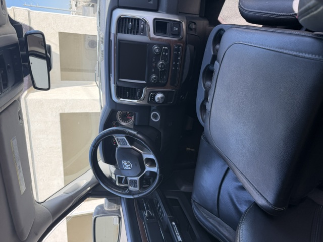 Used 2017 RAM 1500 Laramie RWD image 12