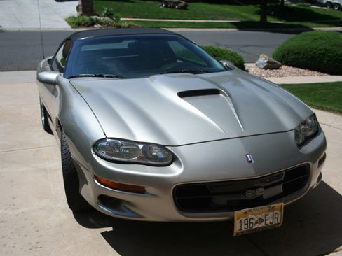 Used 2001 Chevrolet Camaro Z28 w/ SS Performance/Appearance Pkg RWD image 8