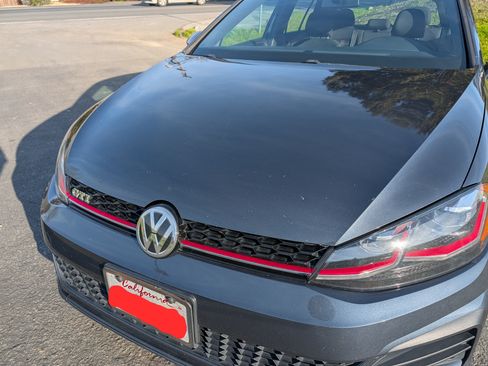 Used 2018 Volkswagen GTI SE image 15