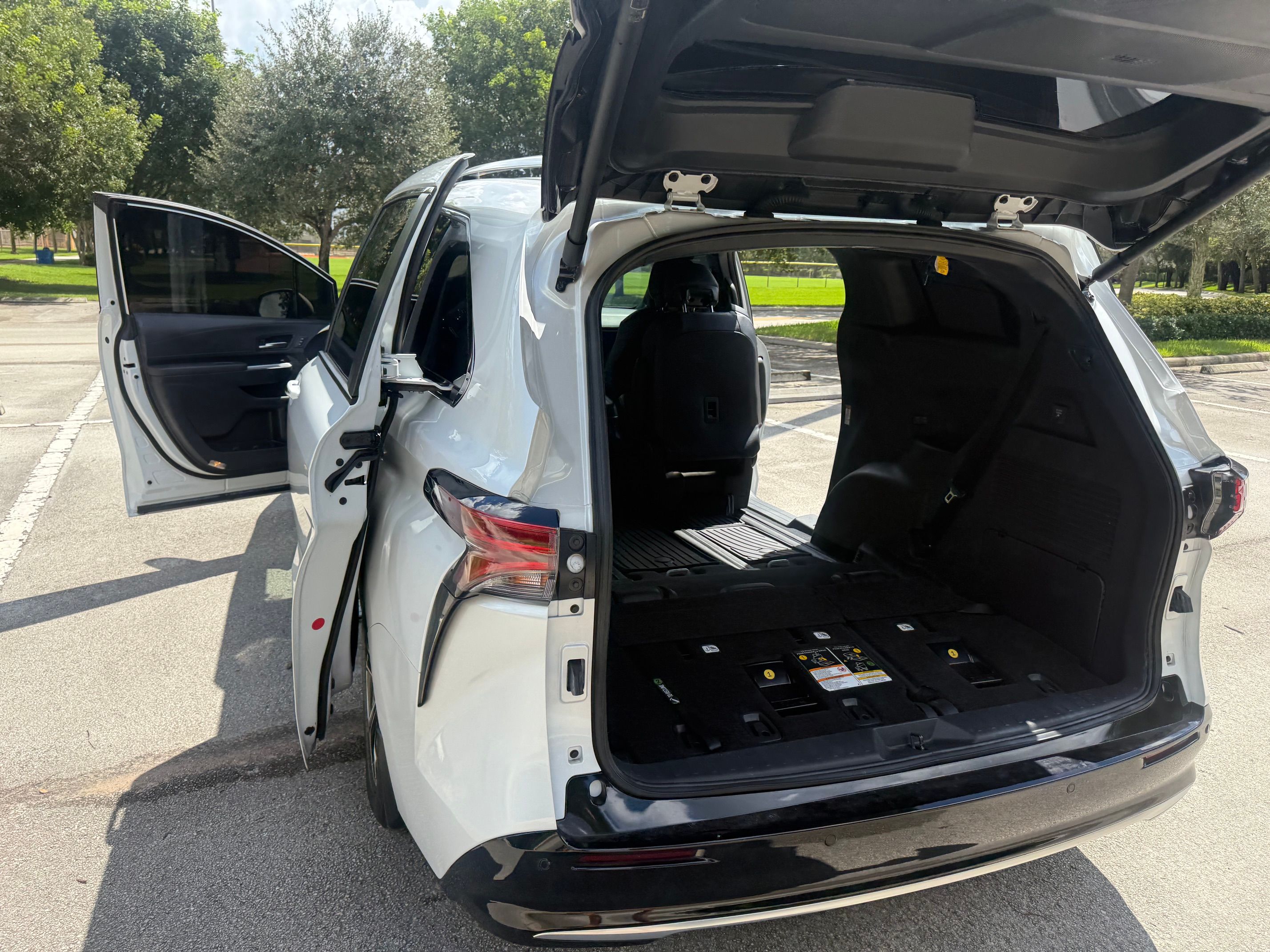 Used 2026 Toyota Sienna Platinum AWD/4WD image 20