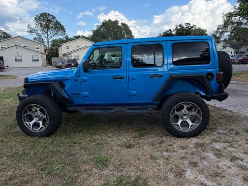 Used 2022 Jeep Wrangler Unlimited Sport w/ Sun And Sound Package AWD/4WD image 4