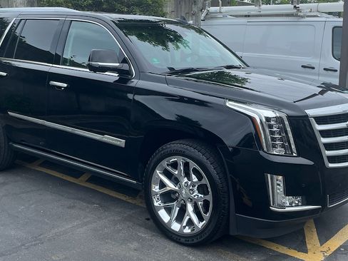 Used 2016 Cadillac Escalade Premium image 1