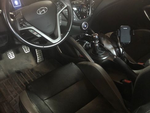 Used 2016 Hyundai Veloster Turbo image 12