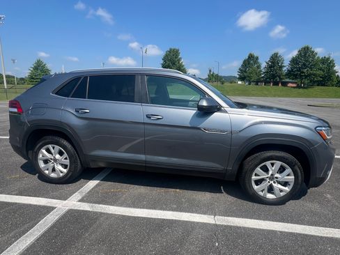 Used 2021 Volkswagen Atlas Cross Sport S image 4