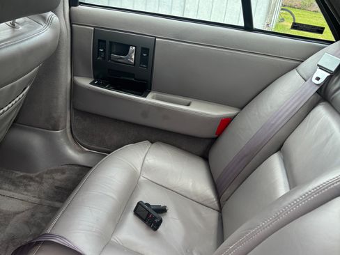 Used 1993 Cadillac Seville FWD image 20