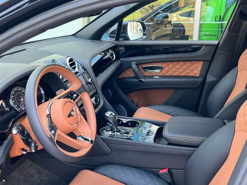Used 2018 Bentley Bentayga AWD/4WD image 6